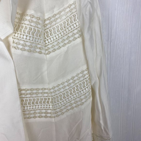 Chico's Cream Button Up‎ Blouse Lace Detail size 8/10 - Picture 3 of 6